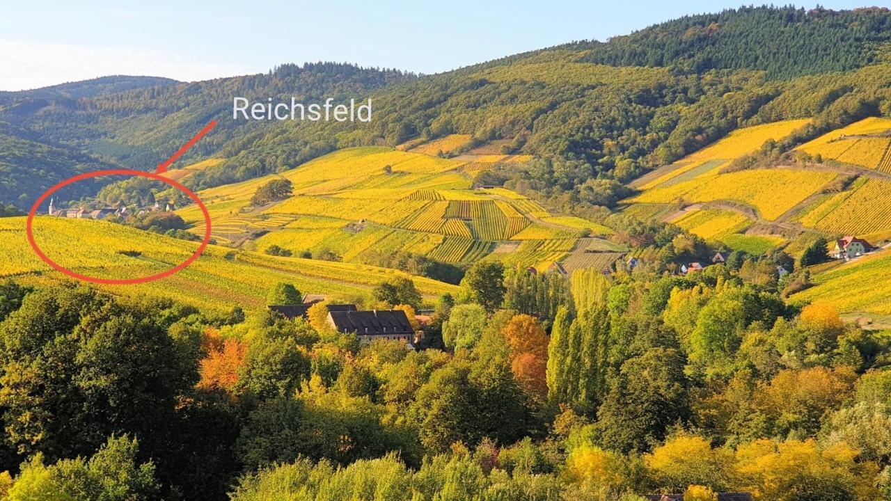 Janea Deep Red House Villa Reichsfeld Exterior photo